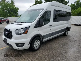 2025 Ford Transit Passenger XL z VIN 1FBAX2X83SKA19726, wystawiony jako Copart lot #59671445 z przebiegiem 5 704 mil mil oraz Czysty tytuł • Clean title. Historia ofert i sprzedaży dostępna na DreamBid. Obrazek 1.