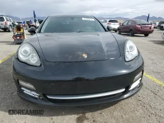 2011 Porsche Panamera z VIN WP0AA2A7XBL014899, wystawiony jako Copart lot #51489215 z przebiegiem 112 585 mil mil oraz Szkoda całkowita • Salvage title. Historia ofert i sprzedaży dostępna na DreamBid. Obrazek 5.