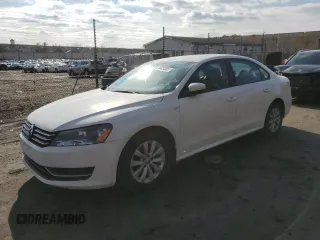 2014 Volkswagen Passat S w/Nav with VIN 1VWAP7A39EC015150, listed as a Copart auction lot 44434995 with 124,796 mi miles and Salvage Title. Bid and sale history available at carsss.com. Image 1.