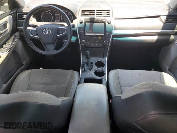 2017 Toyota Camry XLE z VIN 4T1BF1FK3HU302310, wystawiony jako Copart lot #57346605 z przebiegiem 154 422 mil mil oraz Szkoda całkowita • Salvage title. Historia ofert i sprzedaży dostępna na DreamBid. Obrazek 8.