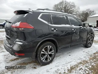 2017 Nissan Rogue SL z VIN 5N1AT2MV9HC798355, wystawiony jako Copart lot #46107415 z przebiegiem 101 683 mil mil oraz Szkoda całkowita • Salvage title. Historia ofert i sprzedaży dostępna na DreamBid. Obrazek 3.