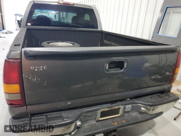 2001 Chevrolet Silverado 1500 LS with VIN 2GCEC19T911170282, listed as a Copart auction lot 55807415 with Not Provided miles and Salvage Title. Bid and sale history available at DreamBid. Image 6.