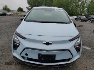 2023 Chevrolet Bolt EV 2LT z VIN 1G1FX6S09P4169595, wystawiony jako Copart lot #57400355 z przebiegiem 8545 mil mil oraz Szkody całkowita. Historia ofert i sprzedaży dostępna na DreamBid. Obrazek 5.