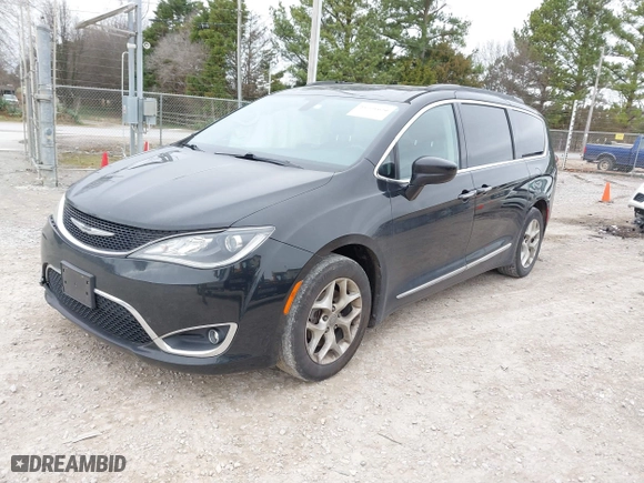 2017 Chrysler Pacifica Touring-L with VIN 2C4RC1BG1HR795009, listed as a IAAI auction lot 41531636 with 179,979 mi miles. Bid and sale history available at carsss.com. Image 17.