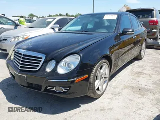 2007 Mercedes-Benz E 550 z VIN WDBUF72X57B021832, wystawiony jako IAAI lot #42383326 z przebiegiem 136 460 mil mil oraz . Historia ofert i sprzedaży dostępna na DreamBid. Obrazek 2.