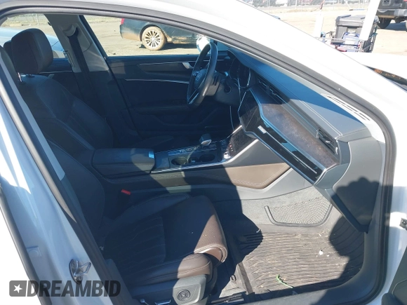 2019 Audi A6 Prestige with VIN WAUM2AF22KN044384, listed as a IAAI auction lot 41811753 with 38,602 mi miles and . Bid and sale history available at DreamBid. Image 5.