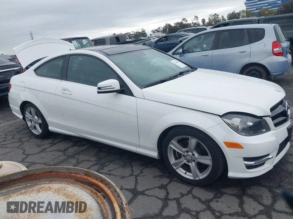 2015 Mercedes-Benz C-Class C 250 with VIN WDDGJ4HB0FG434661, listed as a IAAI auction lot 41766076 with 92,985 mi miles. Bid and sale history available at carsss.com. Image 13.