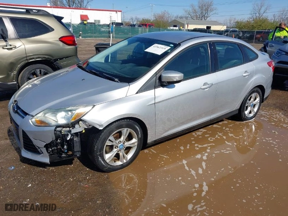 2012 Ford Focus SE with VIN 1FAHP3F2XCL152921, listed as a IAAI auction lot 41962319 with 149,910 mi miles. Bid and sale history available at carsss.com. Image 2.