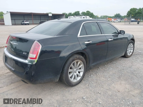 2012 Chrysler 300 Limited z VIN 2C3CCACG7CH198230, wystawiony jako IAAI lot #42435771 z przebiegiem 192 560 mil mil oraz . Historia ofert i sprzedaży dostępna na DreamBid. Obrazek 4.