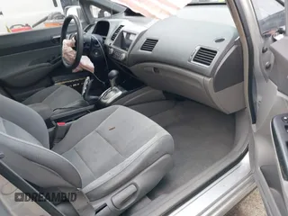 2008 Honda Civic LX z VIN 2HGFA16588H347830, wystawiony jako IAAI lot #41544521 z przebiegiem 175 166 mil mil oraz . Historia ofert i sprzedaży dostępna na DreamBid. Obrazek 5.