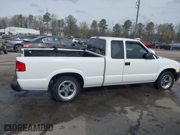2003 Chevrolet S-10 LS with VIN 1GCCS19X338150624, listed as a IAAI auction lot 41913735 with 255,608 mi miles and . Bid and sale history available at DreamBid. Image 14.