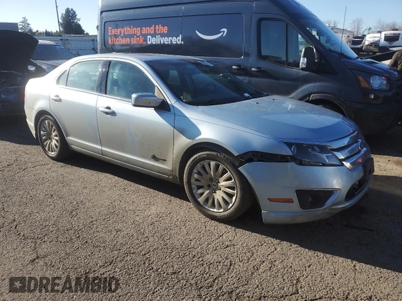 2010 Ford Fusion Hybrid with VIN 3FADP0L36AR288813, listed as a Copart auction lot 52039765 with 184,238 mi miles and Salvage title. Bid and sale history available at DreamBid. Image 4.