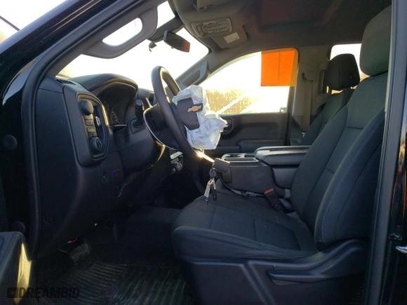 2021 Chevrolet Silverado 1500 Custom with VIN 1GCUYBEF7MZ425459, listed as a Copart auction lot 81338494 with 32,762 mi miles and Salvage Title. Bid and sale history available at carsss.com. Image 7.