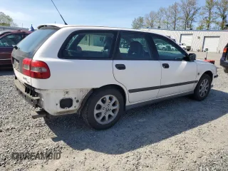 2000 Volvo V40 z VIN YV1VW2552YF568371, wystawiony jako Copart lot #53491375 z przebiegiem 66 631 mil mil oraz Szkody całkowita. Historia ofert i sprzedaży dostępna na DreamBid. Obrazek 3.