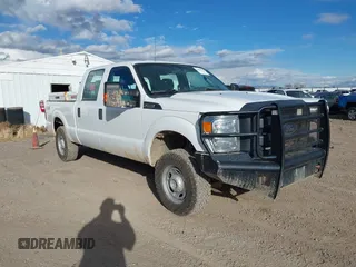 2015 Ford F-250 Lariat z VIN 1FT7W2B6XFEC64039, wystawiony jako IAAI lot #38600252 z przebiegiem 198 683 mil mil oraz . Historia ofert i sprzedaży dostępna na DreamBid. Obrazek 1.