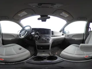 2018 Toyota Sienna LE Auto Access Seat with VIN 5TDKZ3DC8JS929730, listed as a IAAI auction lot 41898547 with 88,043 mi miles. Bid and sale history available at carsss.com. Image 20.