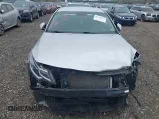 2020 Kia Optima LX z VIN 5XXGT4L38LG422703, wystawiony jako IAAI lot #39335033 z przebiegiem 73 037 mil mil oraz . Historia ofert i sprzedaży dostępna na DreamBid. Obrazek 12.