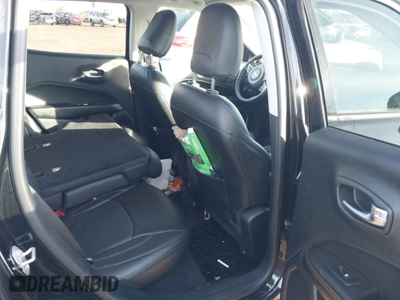 2018 Jeep Compass Limited with VIN 3C4NJDCB4JT501582, listed as a IAAI auction lot 40843136 with 62,986 mi miles. Bid and sale history available at carsss.com. Image 8.