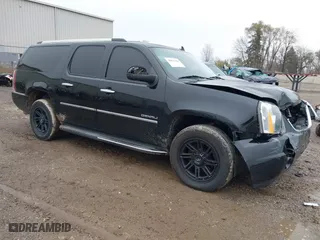 2013 GMC Yukon XL Denali with VIN 1GKS2MEF6DR252512, listed as a IAAI auction lot 40871958 with 213,560 mi miles. Bid and sale history available at carsss.com. Image 1.