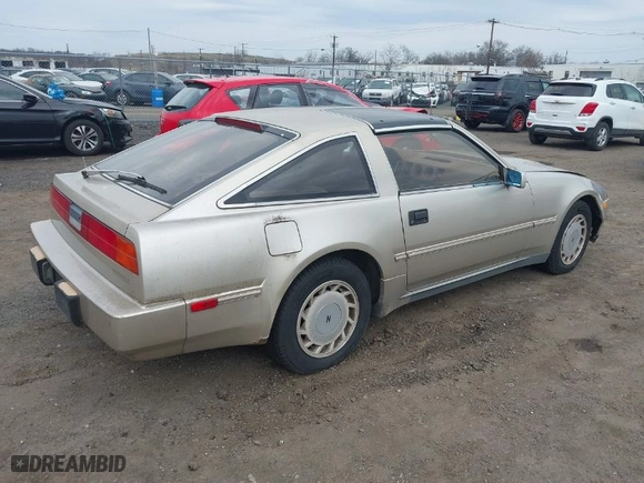 1988 Nissan 300ZX GS with VIN JN1HZ16S5JX205994, listed as a IAAI auction lot 41909162 with NaN miles. Bid and sale history available at carsss.com. Image 4.