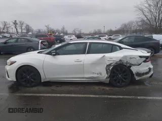 2020 Nissan Maxima SR with VIN 1N4AA6EV1LC373694, listed as a IAAI auction lot 41732550 with 80,453 mi miles and . Bid and sale history available at carsss.com. Image 14.
