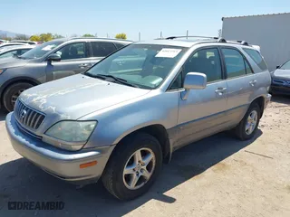 2001 Lexus RX 300 with VIN JTJGF10U610103458, listed as a IAAI auction lot 42013713 with 211,186 mi miles. Bid and sale history available at carsss.com. Image 2.