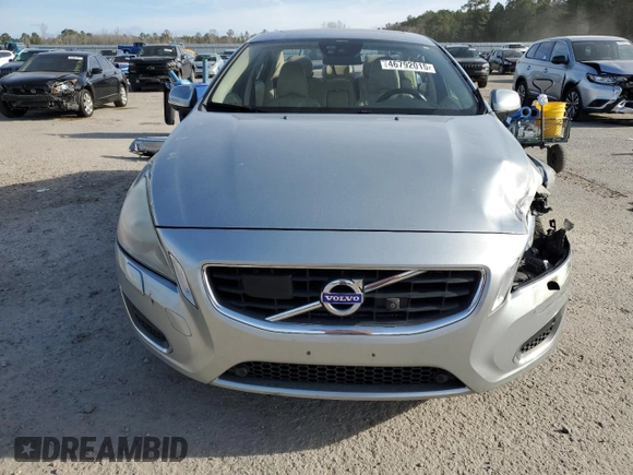 2013 Volvo S60 T5 Premier z VIN YV1612FS2D2189380, wystawiony jako Copart lot #46792015 z przebiegiem 116 782 mil mil oraz Szkoda całkowita • Salvage title. Historia ofert i sprzedaży dostępna na DreamBid. Obrazek 5.