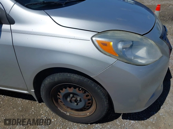 2014 Nissan Versa SV with VIN 3N1CN7AP5EL804830, listed as a IAAI auction lot 41886107 with 140,952 mi miles. Bid and sale history available at carsss.com. Image 6.