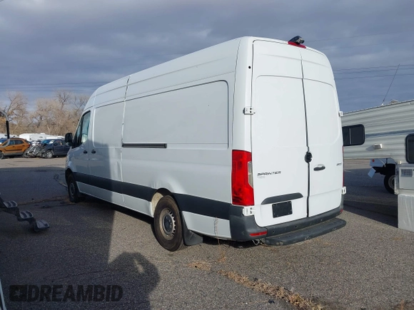 2019 Mercedes-Benz Sprinter Cargo z VIN WD4PF1CD5KT014453, wystawiony jako IAAI lot #41100495 z przebiegiem 195 185 mil mil oraz . Historia ofert i sprzedaży dostępna na DreamBid. Obrazek 3.