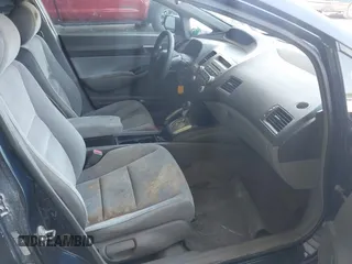 2008 Honda Civic LX z VIN 1HGFA16558L035712, wystawiony jako IAAI lot #42286627 z przebiegiem 160 558 mil mil oraz . Historia ofert i sprzedaży dostępna na DreamBid. Obrazek 5.