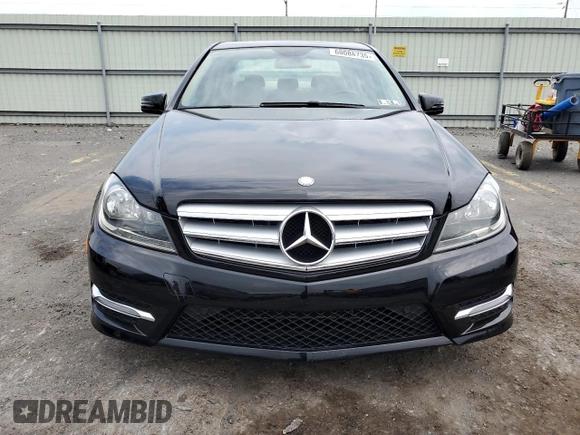 2013 Mercedes-Benz C 300 Sport z VIN WDDGF8AB2DG104911, wystawiony jako Copart lot #60088735 z przebiegiem 126 847 mil mil oraz Czysty tytuł • Clean title. Historia ofert i sprzedaży dostępna na DreamBid. Obrazek 5.
