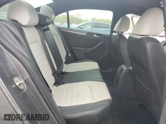2017 Volkswagen Jetta Sport z VIN 3VWD17AJ7HM298129, wystawiony jako Copart lot #51224065 z przebiegiem 100 818 mil mil oraz Szkoda całkowita • Salvage title. Historia ofert i sprzedaży dostępna na DreamBid. Obrazek 10.