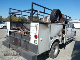 2018 Ram 3500 Tradesman with VIN 3C7WRSCL3JG165767, listed as a IAAI auction lot 40612945 with 1 mi miles. Bid and sale history available at carsss.com. Image 4.