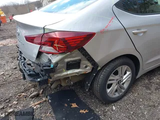 2019 Hyundai Elantra Preferred with VIN KMHD84LF5KU786841, listed as a IAAI auction lot 41988656 with 41,580 mi miles. Bid and sale history available at carsss.com. Image 18.
