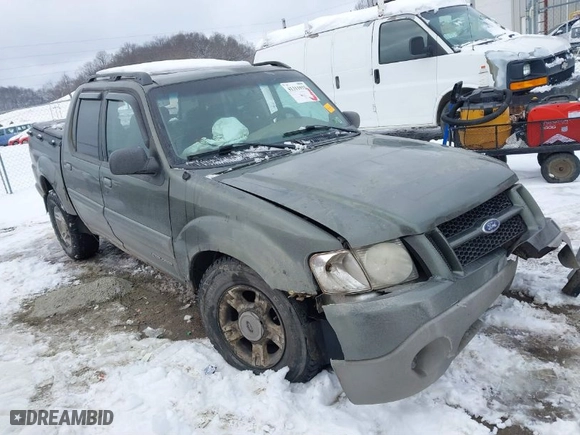 2001 Ford Explorer Sport Trac with VIN 1FMZU77E11UC98103, listed as a IAAI auction lot 41311932 with 196,408 mi miles. Bid and sale history available at carsss.com. Image 1.