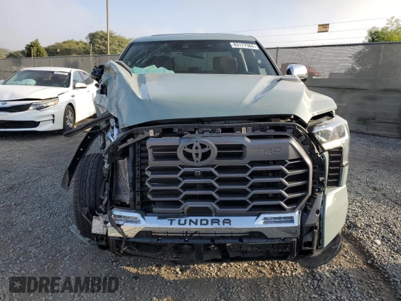 2024 Toyota Tundra 1794 Edition z VIN 5TFMC5DB9RX074071, wystawiony jako Copart lot #83177584 z przebiegiem Nie podano mil oraz Szkoda całkowita • Salvage title. Historia ofert i sprzedaży dostępna na DreamBid. Obrazek 5.