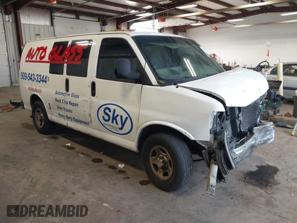 2007 Chevrolet Express Cargo z VIN 1GCFG15X571105039, wystawiony jako IAAI lot #41763534 z przebiegiem 134 696 mil mil oraz . Historia ofert i sprzedaży dostępna na DreamBid. Obrazek 1.