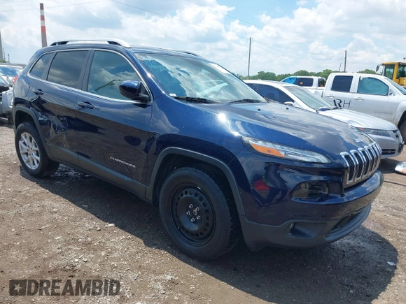 2016 Jeep Cherokee Latitude z VIN 1C4PJMCB1GW236468, wystawiony jako IAAI lot #42367979 z przebiegiem 72 301 mil mil oraz . Historia ofert i sprzedaży dostępna na DreamBid. Obrazek 1.