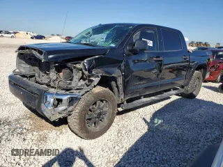 2017 Toyota Tundra 2WD SR5 with VIN 5TFEM5F10HX111996, listed as a Copart auction lot 84106424 with 141,961 mi miles and Salvage Title. Bid and sale history available at carsss.com. Image 1.
