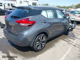 2020 Nissan Kicks SV with VIN 3N1CP5CV1LL550945, listed as a IAAI auction lot 41933319 with 70,519 mi miles. Bid and sale history available at carsss.com. Image 4.