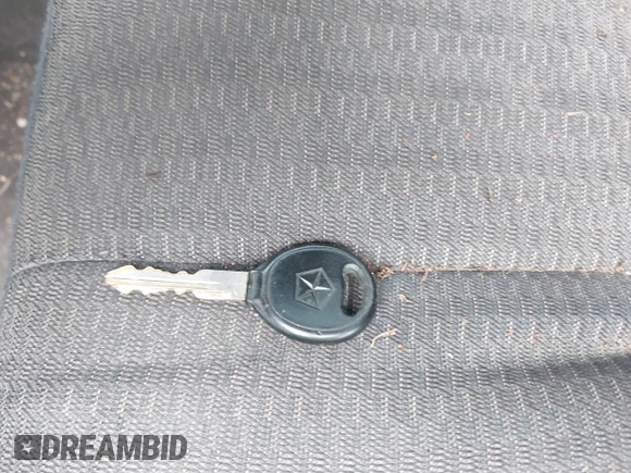2002 Dodge 1500 z VIN 1D7HA16N62J201753, wystawiony jako IAAI lot #42400336 z przebiegiem 112 782 mil mil oraz . Historia ofert i sprzedaży dostępna na DreamBid. Obrazek 11.