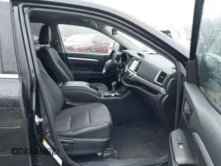 2018 Toyota Highlander LE with VIN 5TDBZRFH7JS835432, listed as a IAAI auction lot 40852130 with 139,136 mi miles and . Bid and sale history available at DreamBid. Image 5.