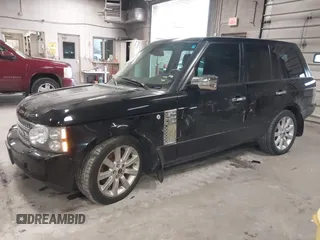 2008 Land Rover Range Rover SC z VIN SALMF13418A290834, wystawiony jako IAAI lot #41833608 z przebiegiem 184 122 mil mil oraz . Historia ofert i sprzedaży dostępna na DreamBid. Obrazek 2.