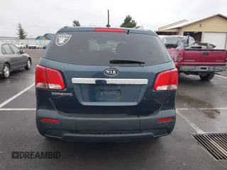 2011 Kia Sorento LX with VIN 5XYKTDA2XBG078239, listed as a IAAI auction lot 41474123 with 198,978 mi miles. Bid and sale history available at carsss.com. Image 17.