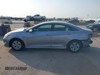 2014 Hyundai Sonata Hybrid Limited with VIN KMHEC4A41EA117315, listed as a IAAI auction lot 41922246 with 173,903 mi miles. Bid and sale history available at carsss.com. Image 15.