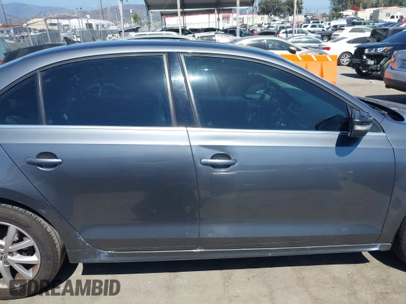 2013 Volkswagen Jetta SE with VIN 3VWDP7AJ8DM436818, listed as a IAAI auction lot 42386196 with 121,043 mi miles and . Bid and sale history available at DreamBid. Image 13.