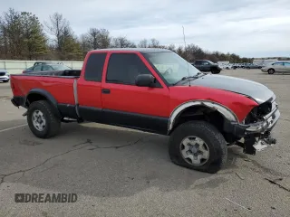 2002 Chevrolet S-10 LS with VIN 1GCCT19W528148246, listed as a Copart auction lot 45929905 with 151,017 mi miles and Salvage Title. Bid and sale history available at carsss.com. Image 4.