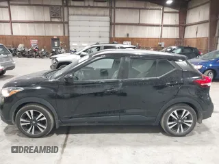 2020 Nissan Kicks SV with VIN 3N1CP5CVXLL556968, listed as a IAAI auction lot 41691274 with 107,040 mi miles. Bid and sale history available at carsss.com. Image 14.