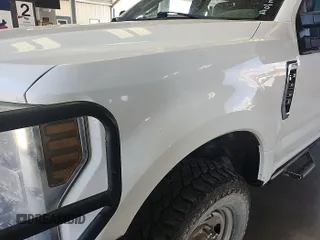 2019 Ford F-250 XL with VIN 1FT7W2B65KEE40165, listed as a IAAI auction lot 42727924 with 182,010 mi miles and . Bid and sale history available at DreamBid. Image 19.