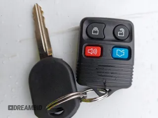 2003 Ford Explorer XLS z VIN 1FMZU62K33UB97283, wystawiony jako IAAI lot #41657337 z przebiegiem Nie podano mil oraz . Historia ofert i sprzedaży dostępna na DreamBid. Obrazek 11.